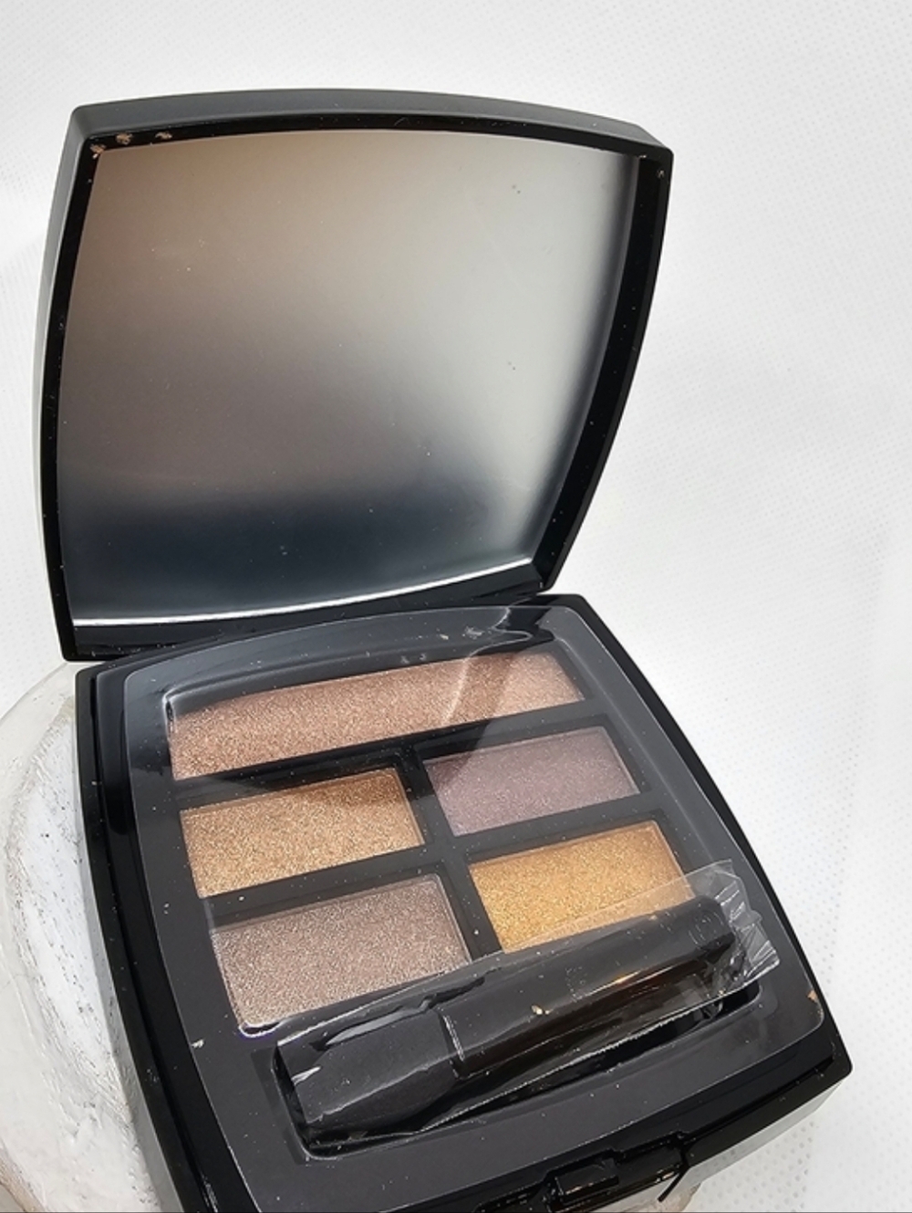 CHANEL Shimmer Quad Eyeshadow in Gold, Bronze, Taupe & Mauve
